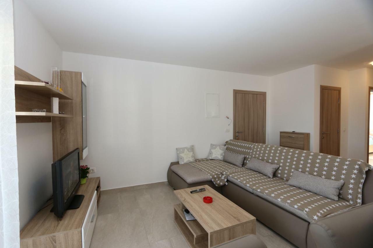Apartment Samsa Mirica Čižići Bagian luar foto