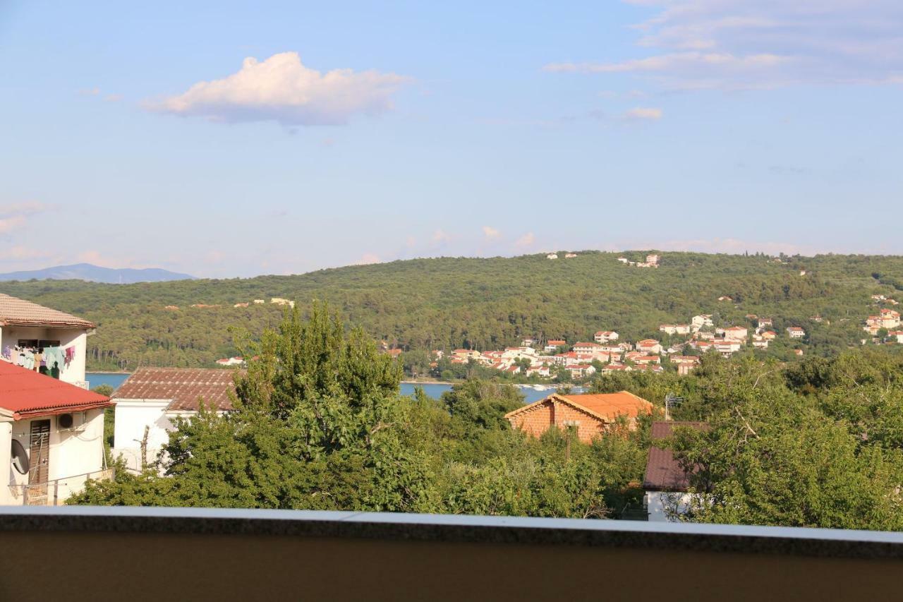 Apartment Samsa Mirica Čižići Bagian luar foto