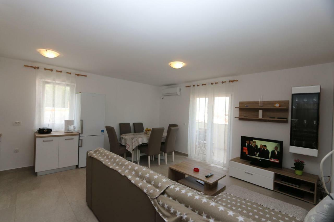 Apartment Samsa Mirica Čižići Bagian luar foto